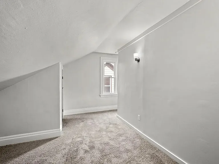 406 Boggs Ave — Photo 3