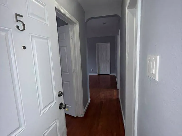544 Grove St — Photo 2