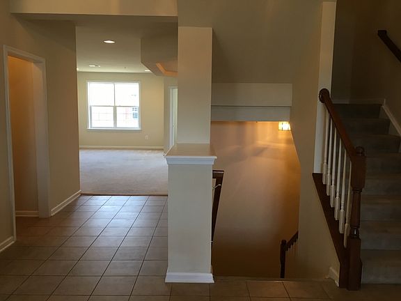 5th image of 43665 McDowell Sq