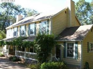 12436 Beaver Dr, Grass Valley, CA 95945