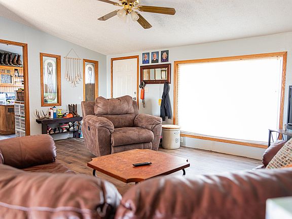 3rd image of 25631 Sinclair Ave