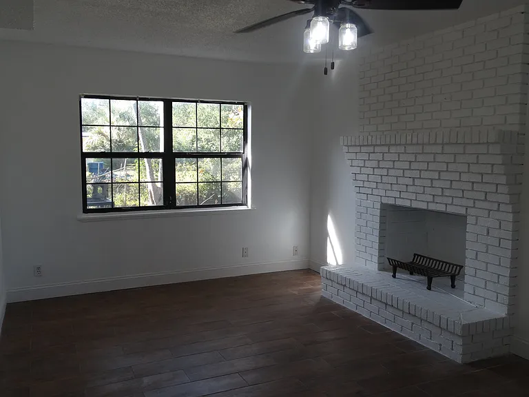 7878 Caxton Cir E — Photo 5