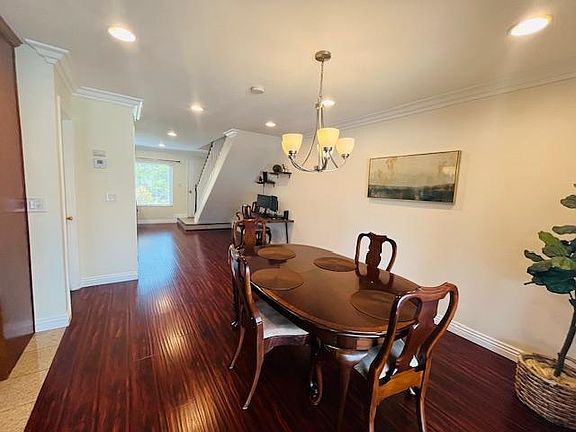 4th image of 2059 E Greenhaven St