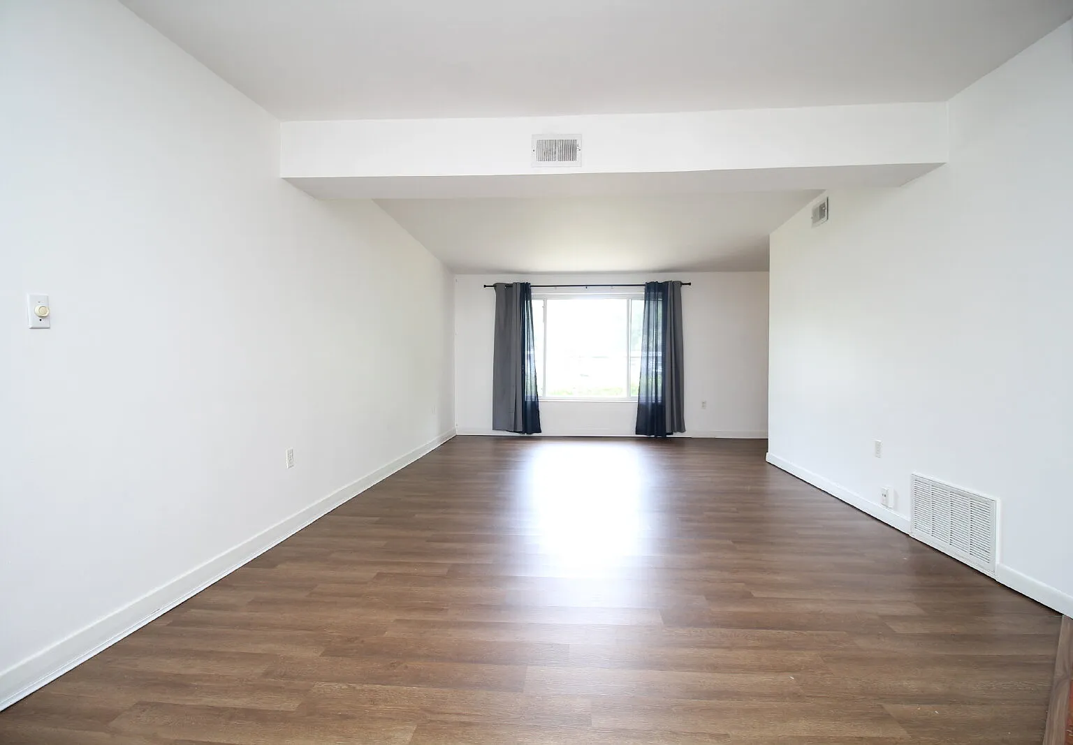 3 bed, 2.0 bath, 1589 sqft, $1,775 — Photo 3