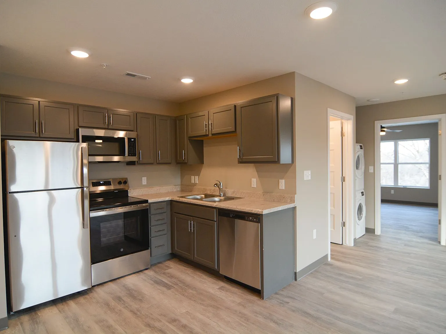 Hamilton Village Senior Suites — Photo 2