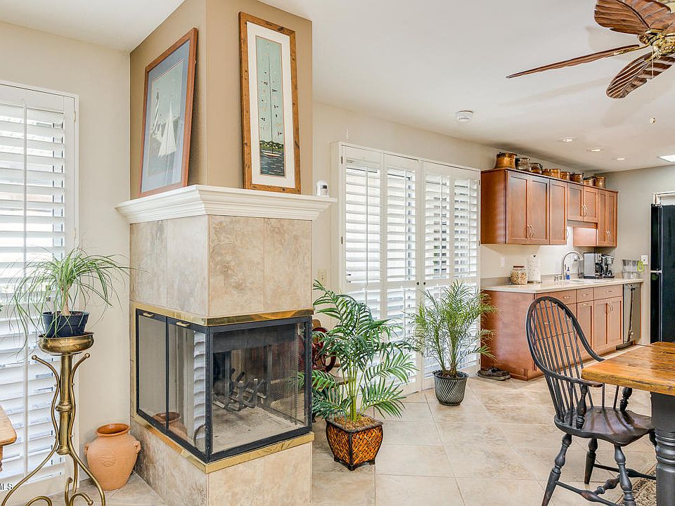 1st image of 10537 W Palmeras Dr