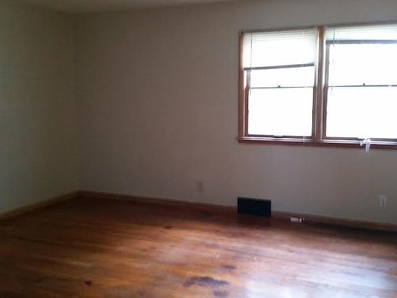 2nd image of 4400 Eastridge Dr APT 9