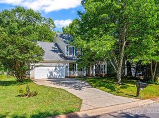 7029 Scuppernong Ct, Charlotte, NC 28215