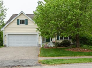 3 Meadowood Dr, Exeter, NH 03833