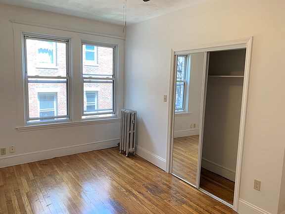 4th image of 15 Scottfield Rd APT 3