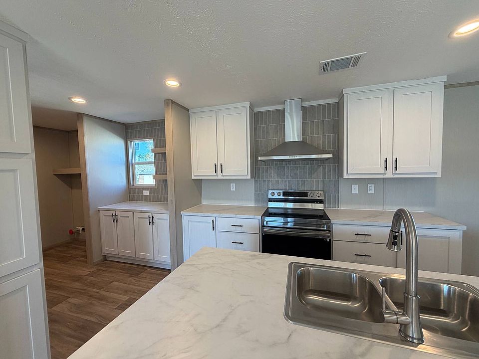 1st image of 2418 Douglas Rd #65