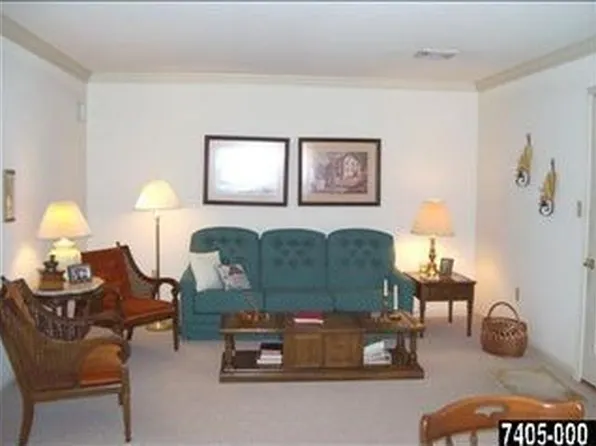 60 Hagarman Dr, York, PA 17408