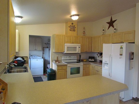 3rd image of 11409 NW Morrow Ave