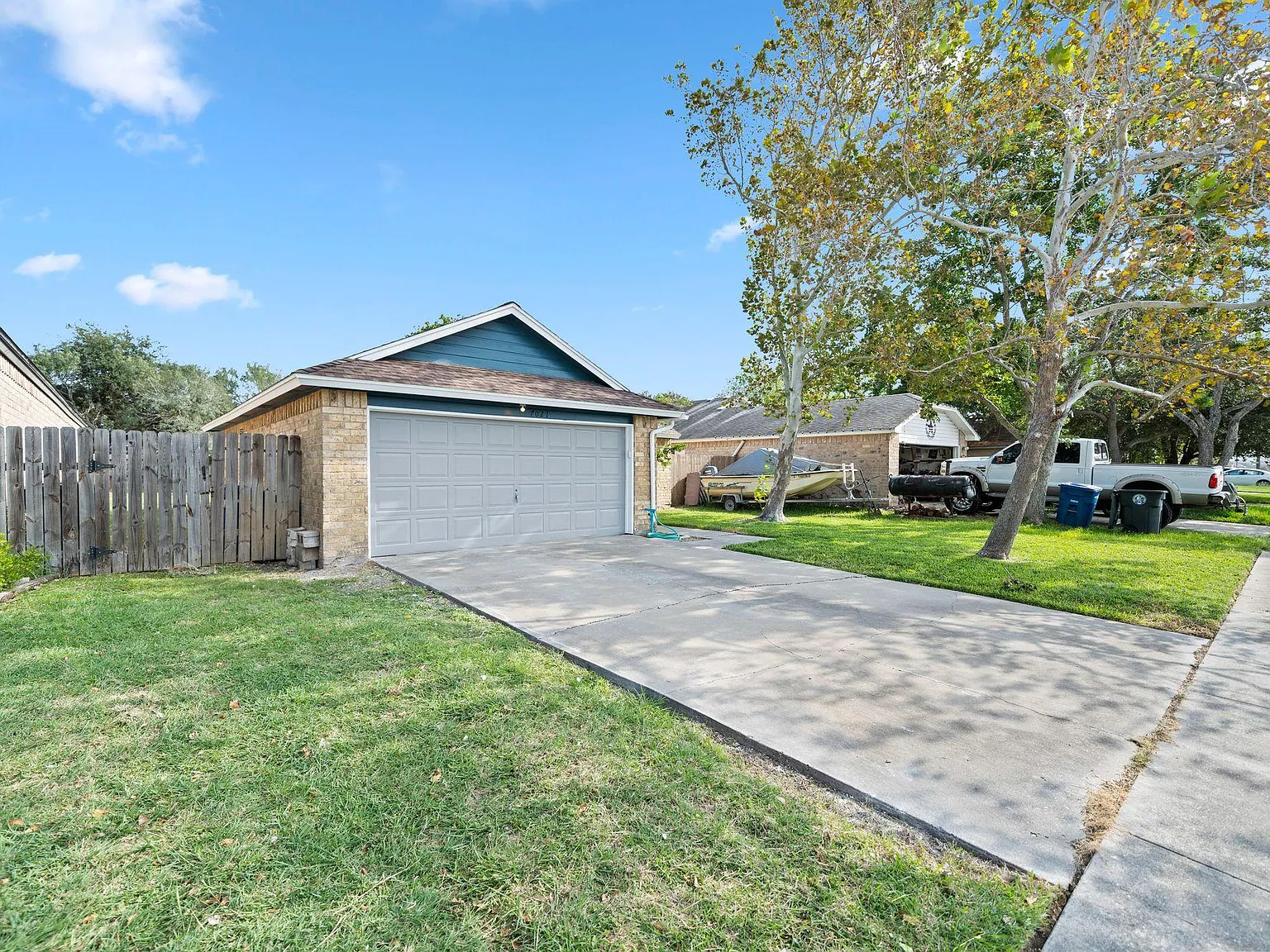 3 bed, 1419 sqft, $2,095 — Photo 2