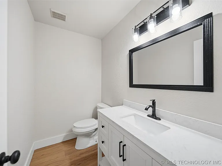 10714 S 86th East Cir — Photo 14