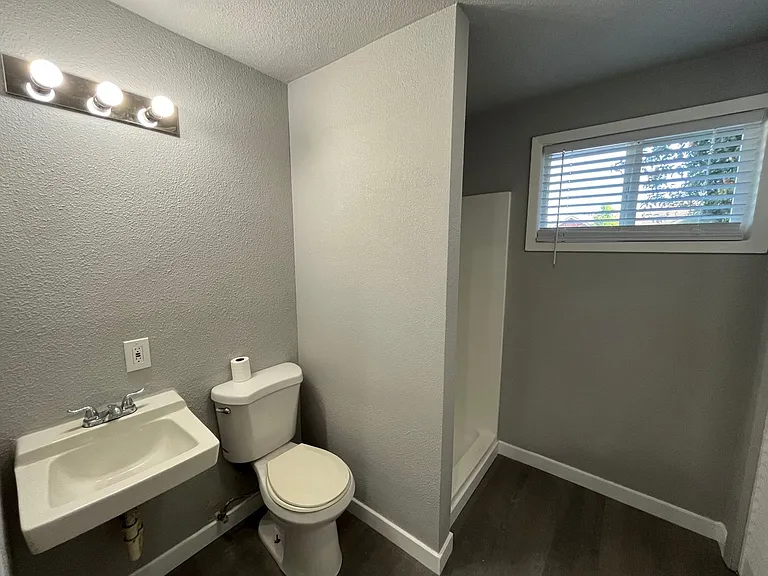 193 Rosewood Dr NW — Photo 12
