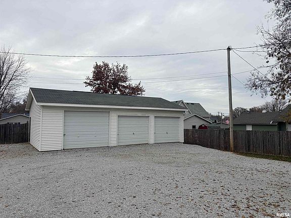 4th image of 510 2nd St