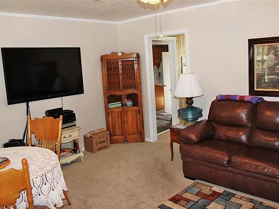4th image of 1615 W Fountain Way