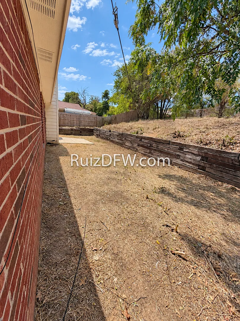 Single-Family Home Available! — Photo 2
