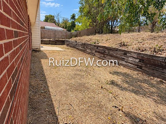 2nd image of 1516 Barron Ln