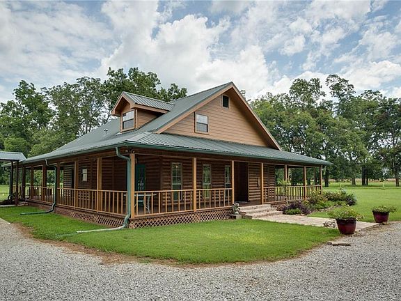 4th image of 261 Sandy Ln
