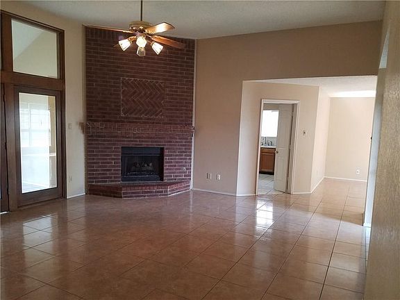 4th image of 1002 Braewick Ct