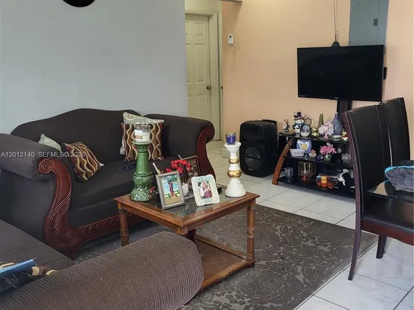 1886 NW 51st St, Miami, FL 33142