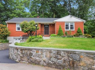 20 Tamarack Dr, Cortlandt Manor, NY 10567