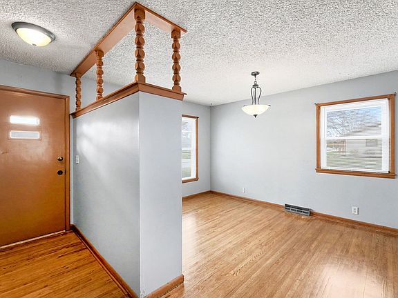 3rd image of 4226 W Memory Ln