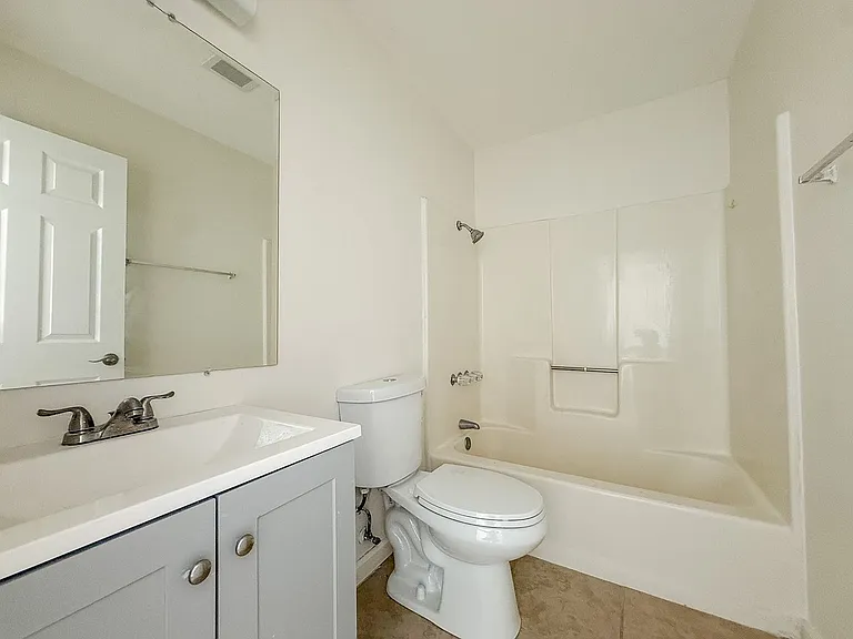 5839 Bagley Ave — Photo 18