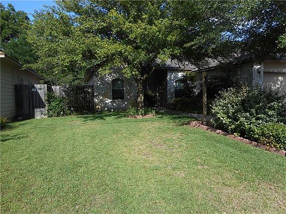 3rd image of 509 Lydia Ln