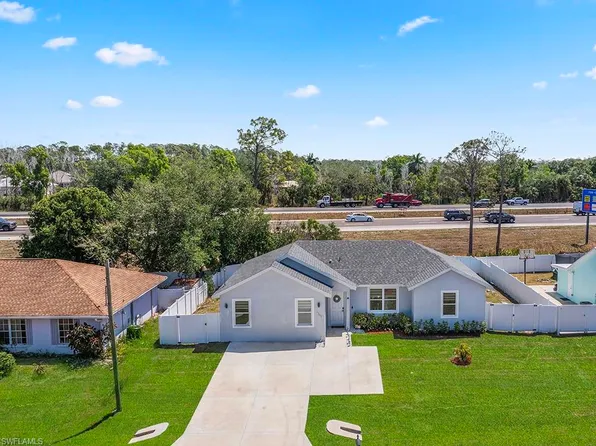 27257 Pinecrest LN, BONITA SPRINGS, FL 34135