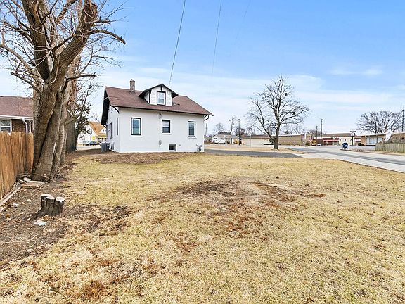 5th image of 1112 Plainfield Rd