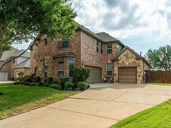 2nd image of 734 Beaver Creek Dr