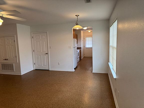 4th image of 4101 Walnut Park Dr