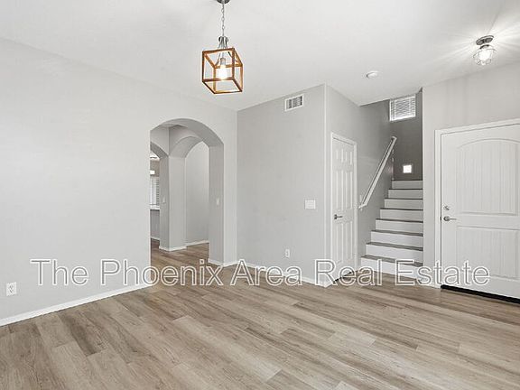 4th image of 534 E Bartlett Way