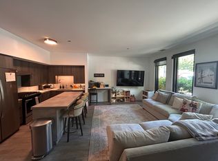 33 S Peoria St Unit 9T, Chicago, IL 60607