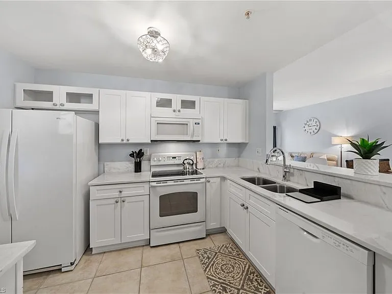 15393 Bellamar Cir #512 — Photo 8