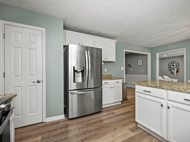 4016 Kenesaw Dr — Photo 21