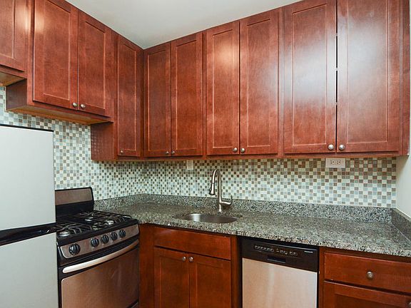 2nd image of 4546 N Damen Ave APT 302