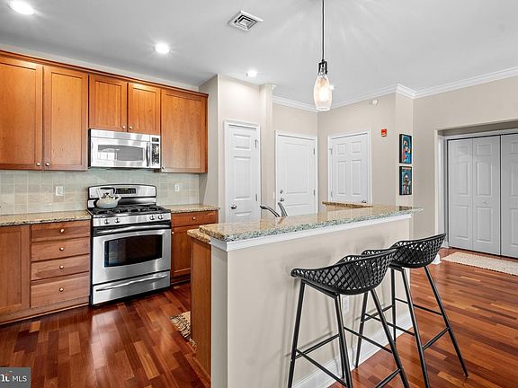 5th image of 500 Admirals Way APT 402