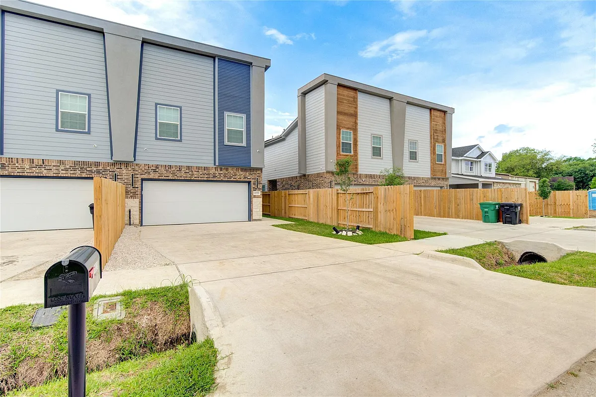 Building Photo - 10021 Alfred Ln #B