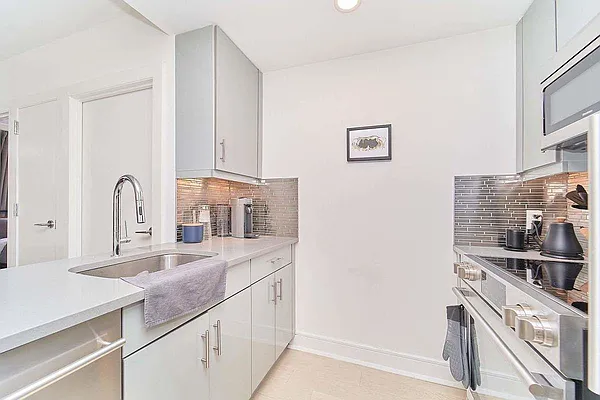 Rented by Azoulay Group Inc | media 10