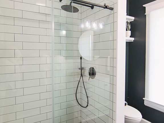 3rd image of 18 Everett Ave #3