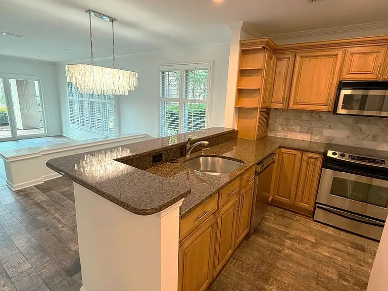 646 Portside Dr — Photo 10