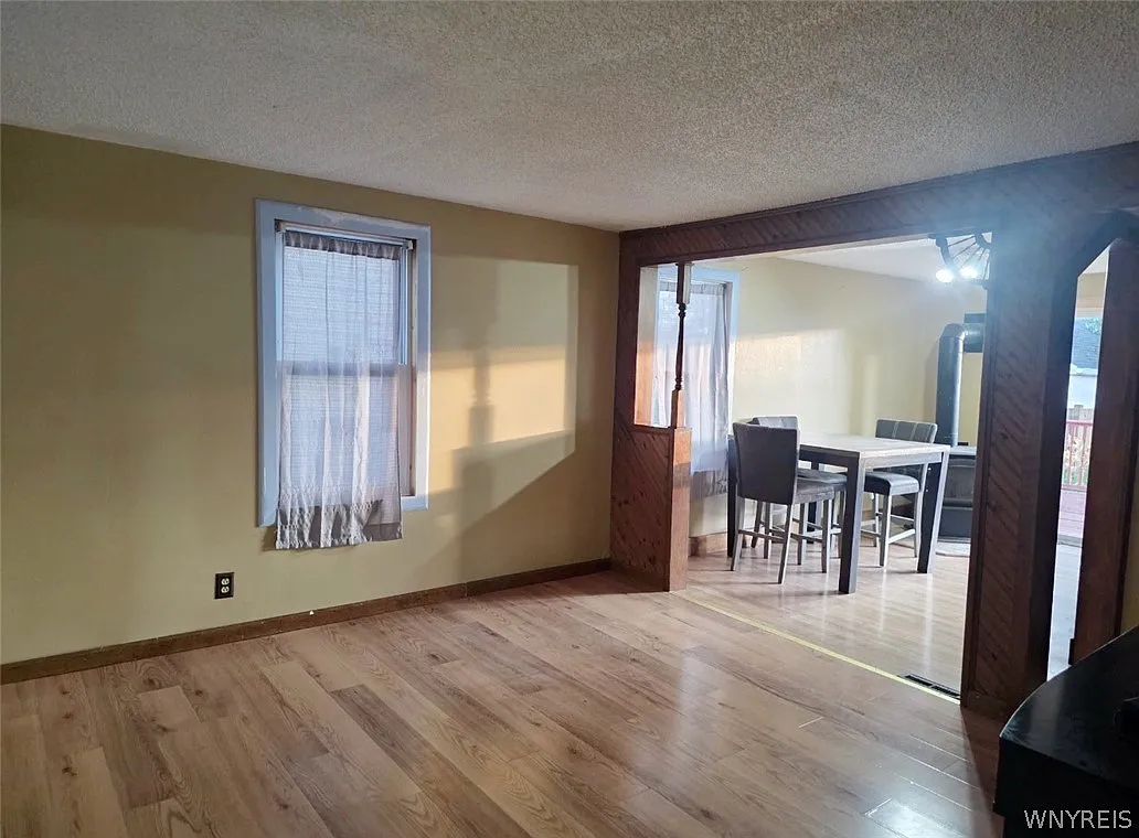 4 bed, 3.0 bath, 1494 sqft, $2,100 — Photo 4