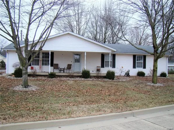 404 Hanover St, Germantown, IL 62245
