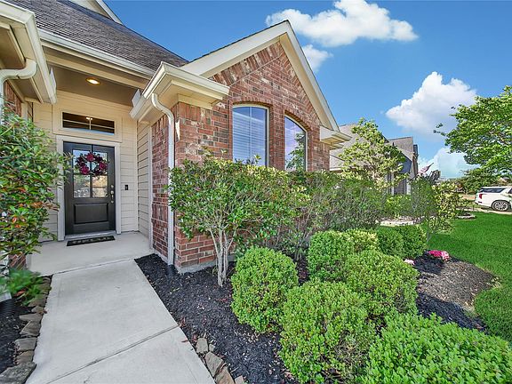 3rd image of 31207 White Cypress Ln