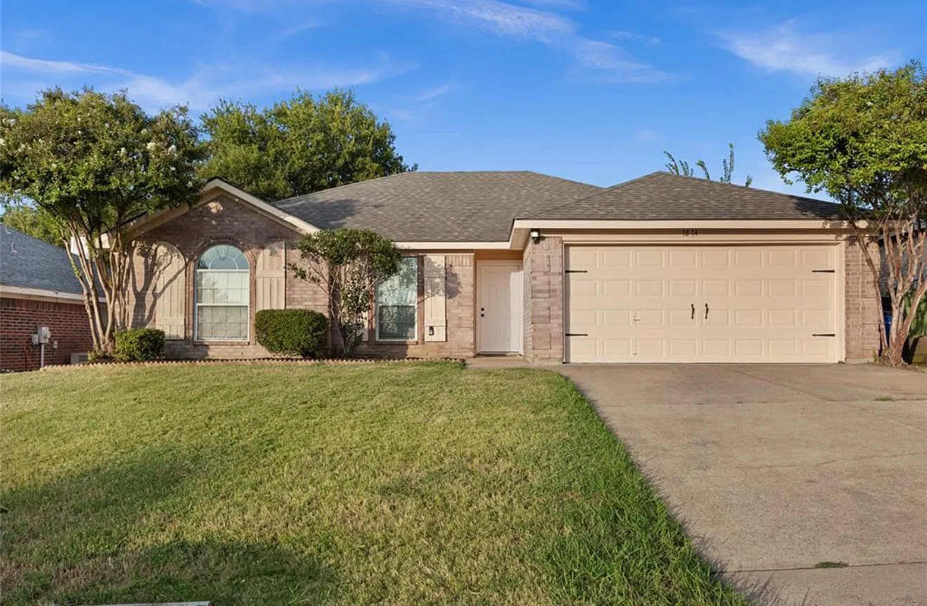 1814 Cancun Dr — Photo 1