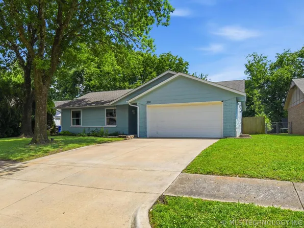209 E Austin St, Broken Arrow, OK 74011